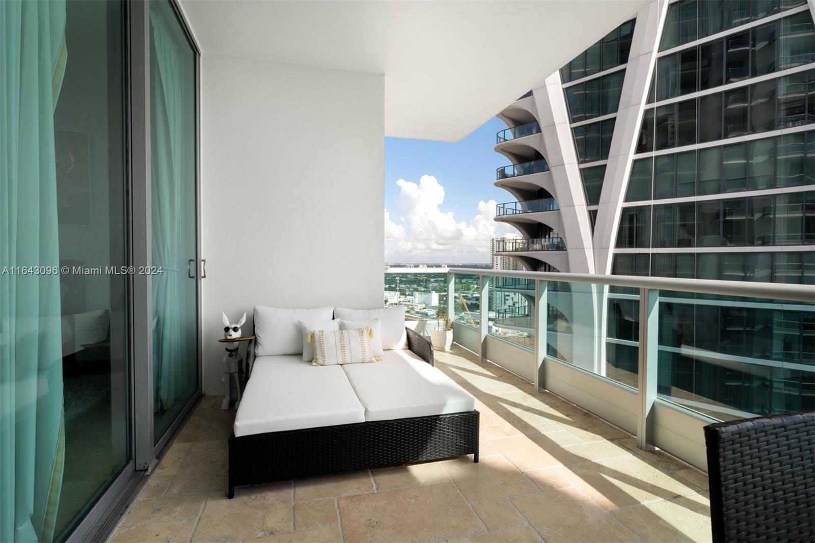 900 BISCAYNE BAY CONDO - Residential Lease