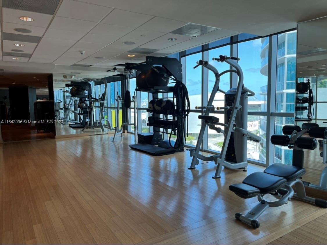 900 BISCAYNE BAY CONDO - Residential Lease