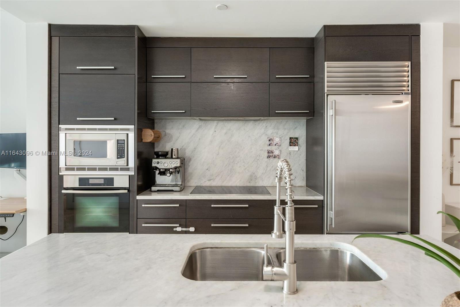 900 BISCAYNE BAY CONDO - Residential Lease