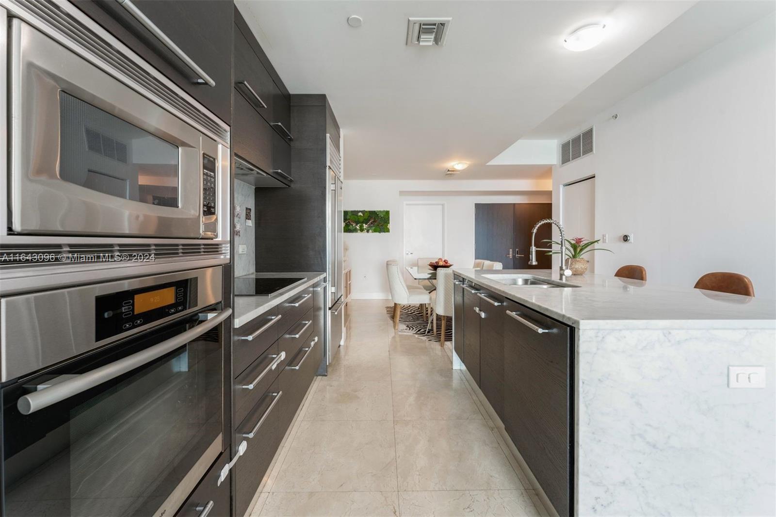 900 BISCAYNE BAY CONDO - Residential Lease