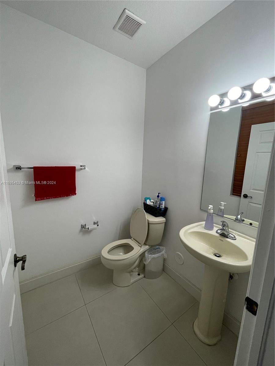 SORRENTO TOWNHOMES - Residential Lease