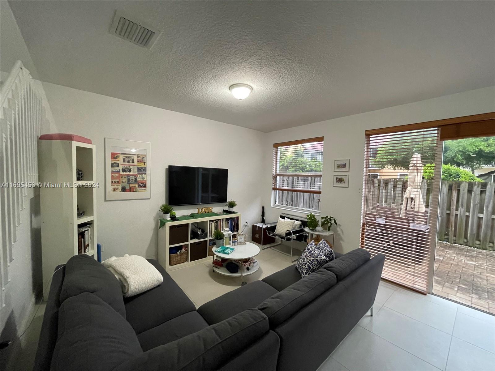 SORRENTO TOWNHOMES - Residential Lease