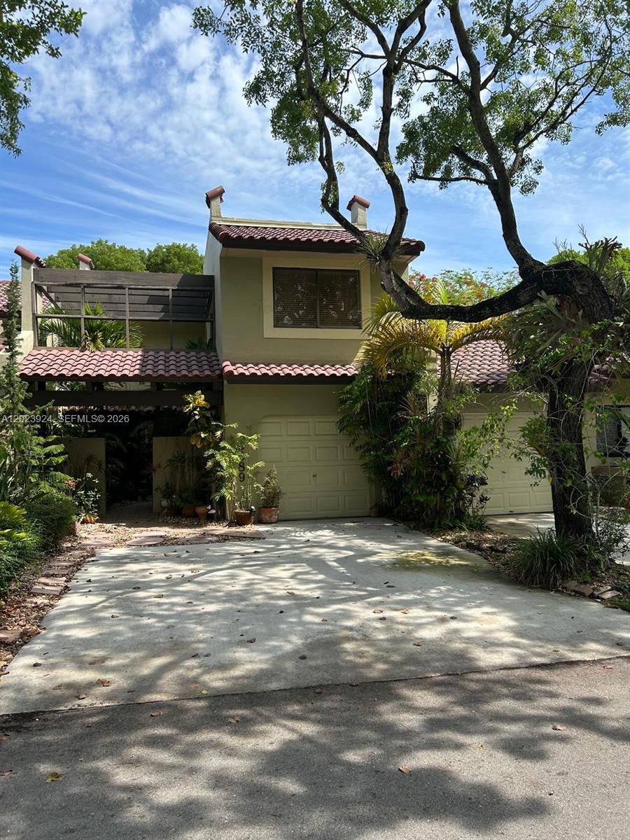 Motivated seller! Great short sale opportunity located in Costa Del Sol. This very family-oriented community offers amazing amenities including a restaurant, pool, tennis courts, and golf course. Don’t miss this incredible opportunity to own in one of the area’s most desirable communities. Buyer to pay short sale processing fee of $1500.00 at closing to Financial Pursuit Inc.