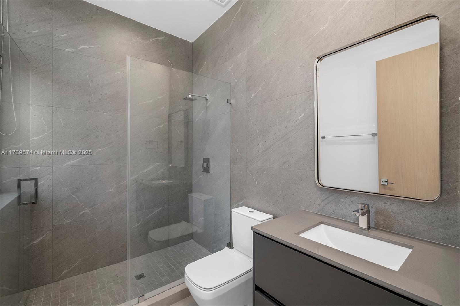 HELMS COUNTRY ESTATES RE- - Residential