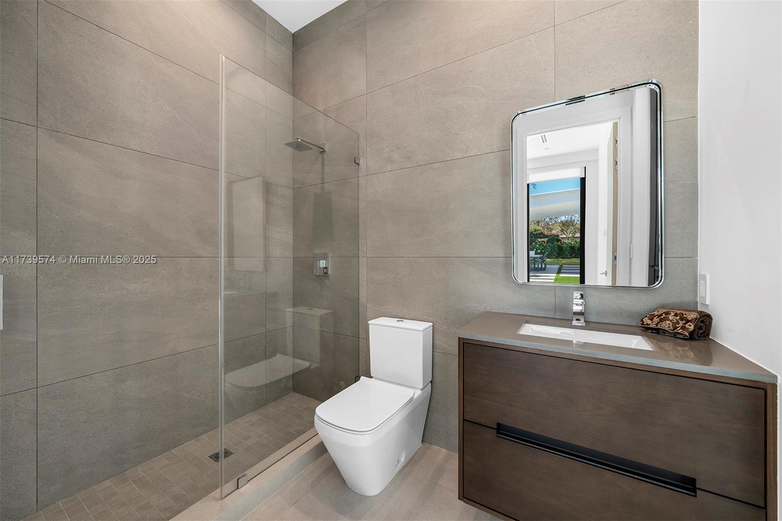 HELMS COUNTRY ESTATES RE- - Residential