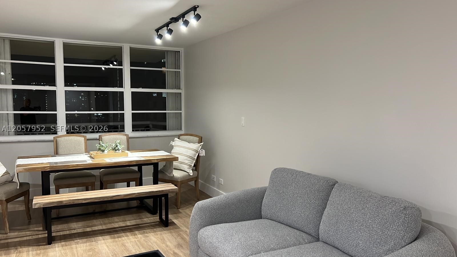 WINSTON TOWERS 200 - Residential