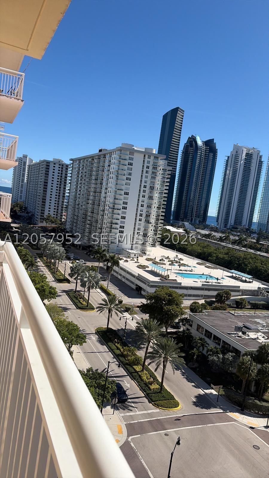 WINSTON TOWERS 200 - Residential