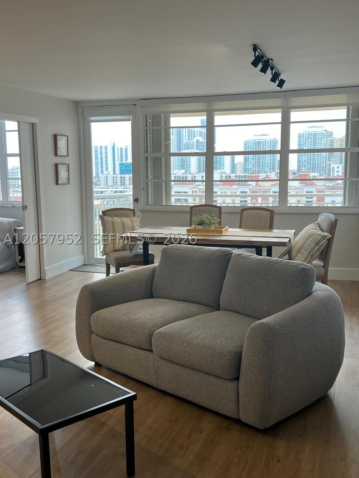 WINSTON TOWERS 200 - Residential