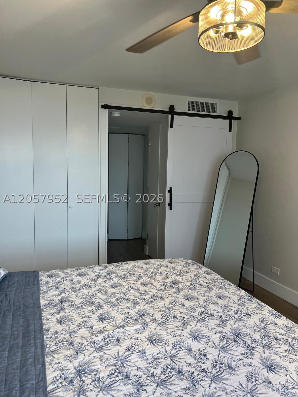 WINSTON TOWERS 200 - Residential