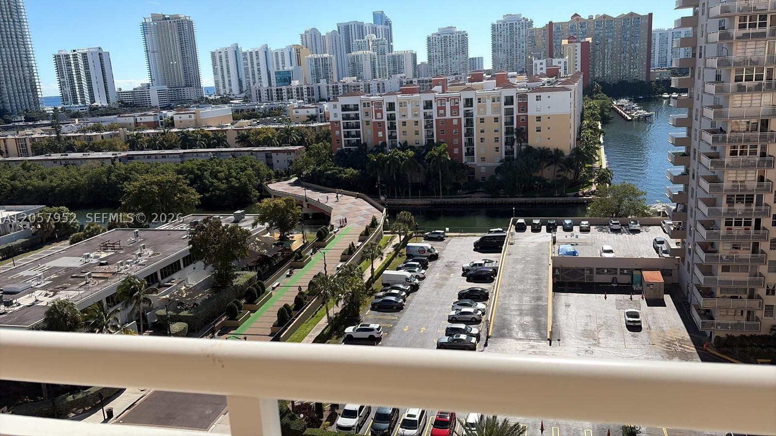 WINSTON TOWERS 200 - Residential