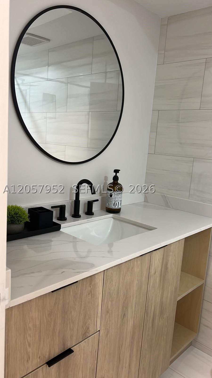 WINSTON TOWERS 200 - Residential