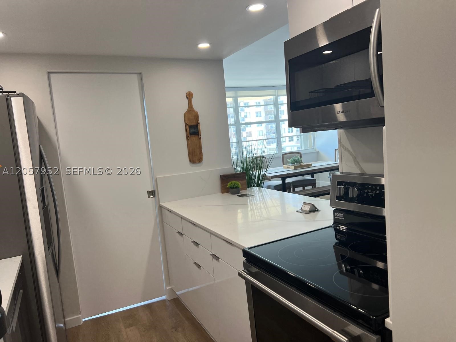 WINSTON TOWERS 200 - Residential