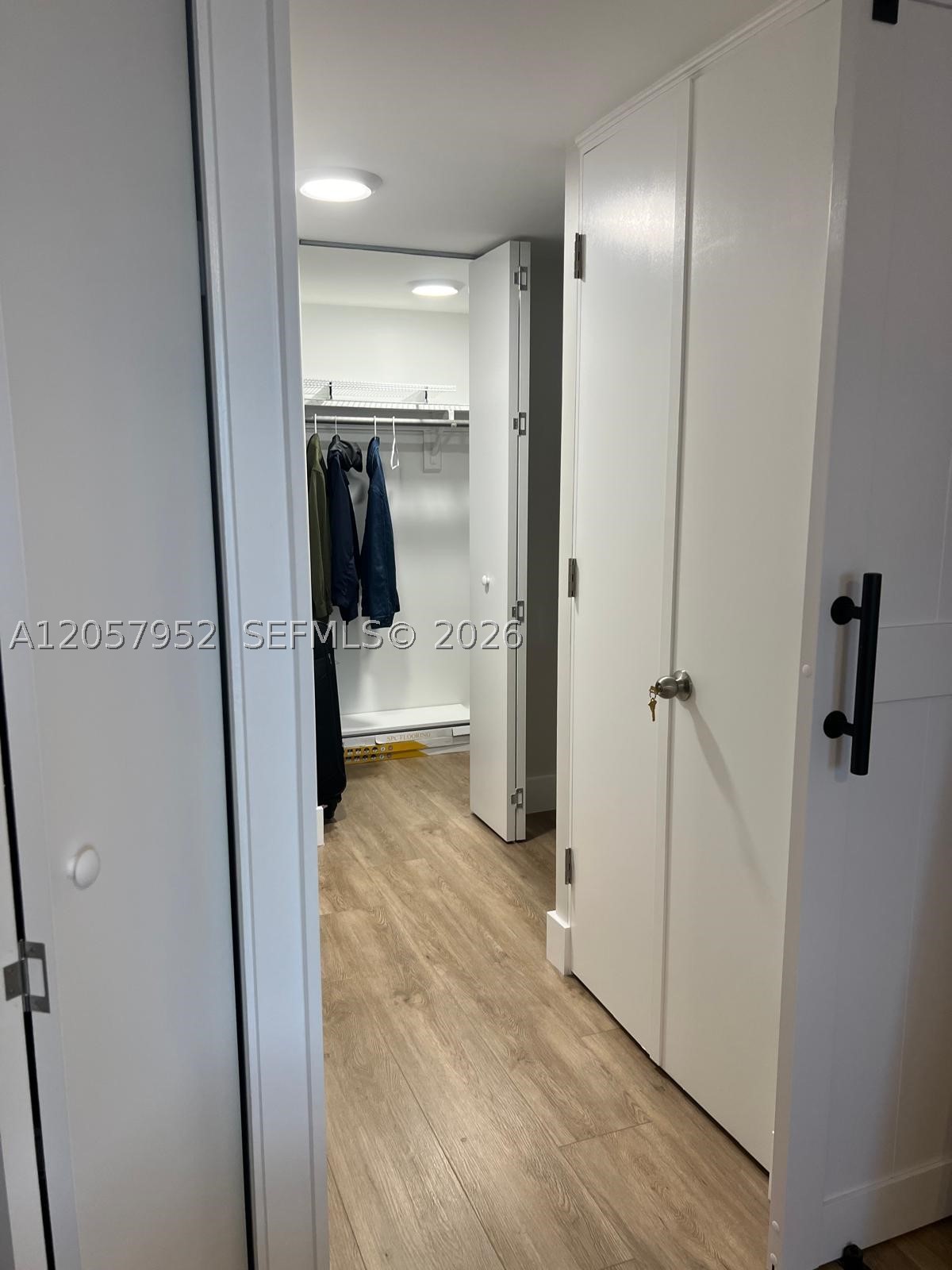 WINSTON TOWERS 200 - Residential