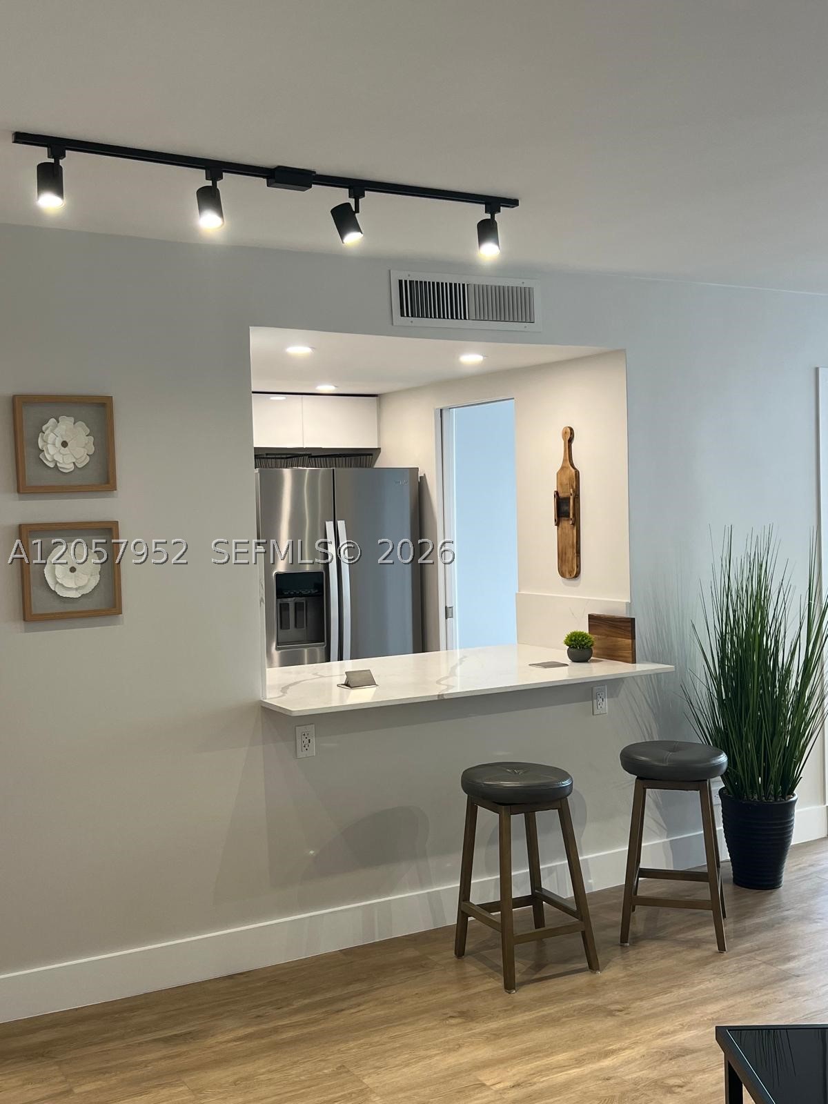 WINSTON TOWERS 200 - Residential