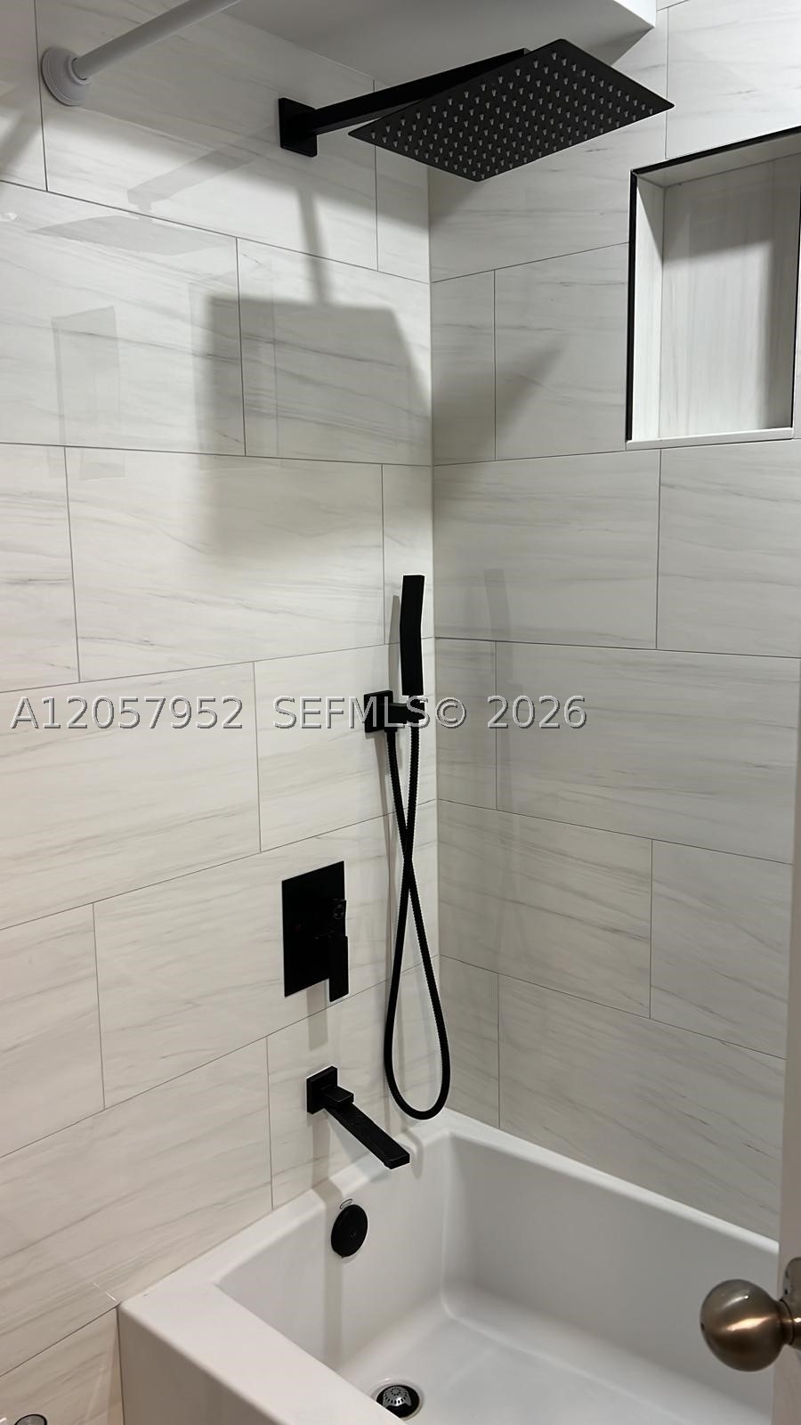 WINSTON TOWERS 200 - Residential