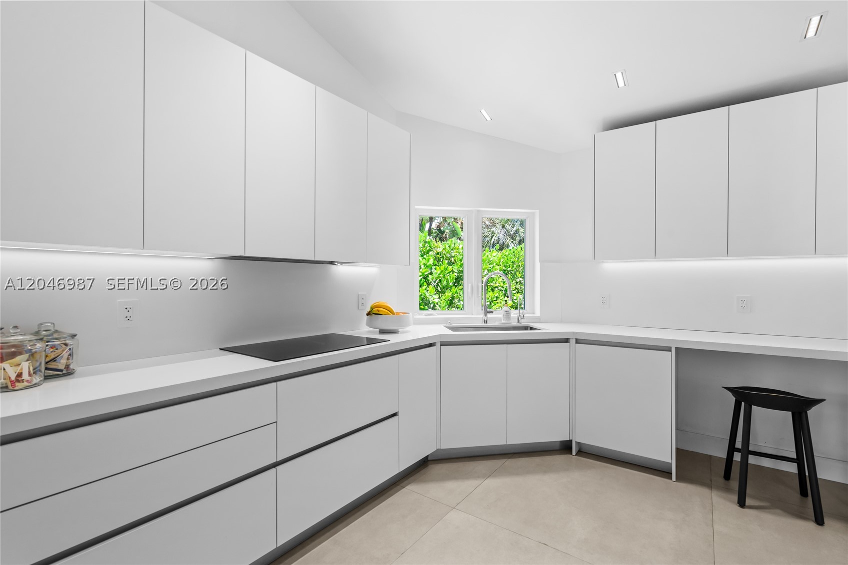 ALTOS DEL MAR NO 4 - Residential