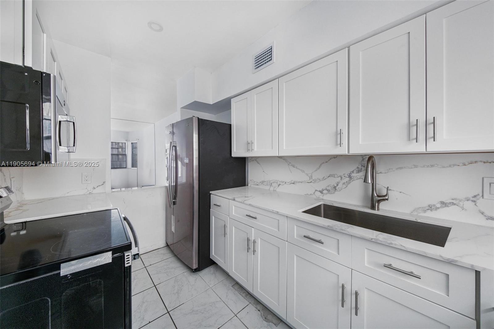 VICTORIA CONDO - Residential