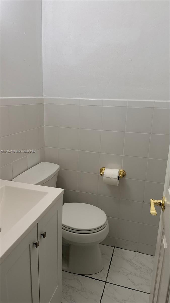 VICTORIA CONDO - Residential