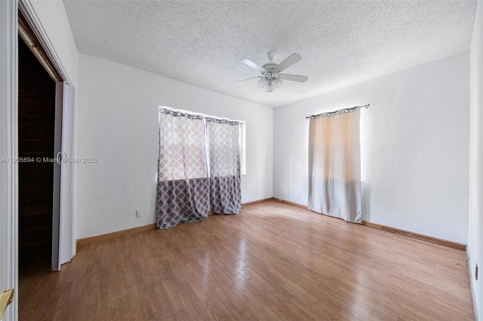 VICTORIA CONDO - Residential