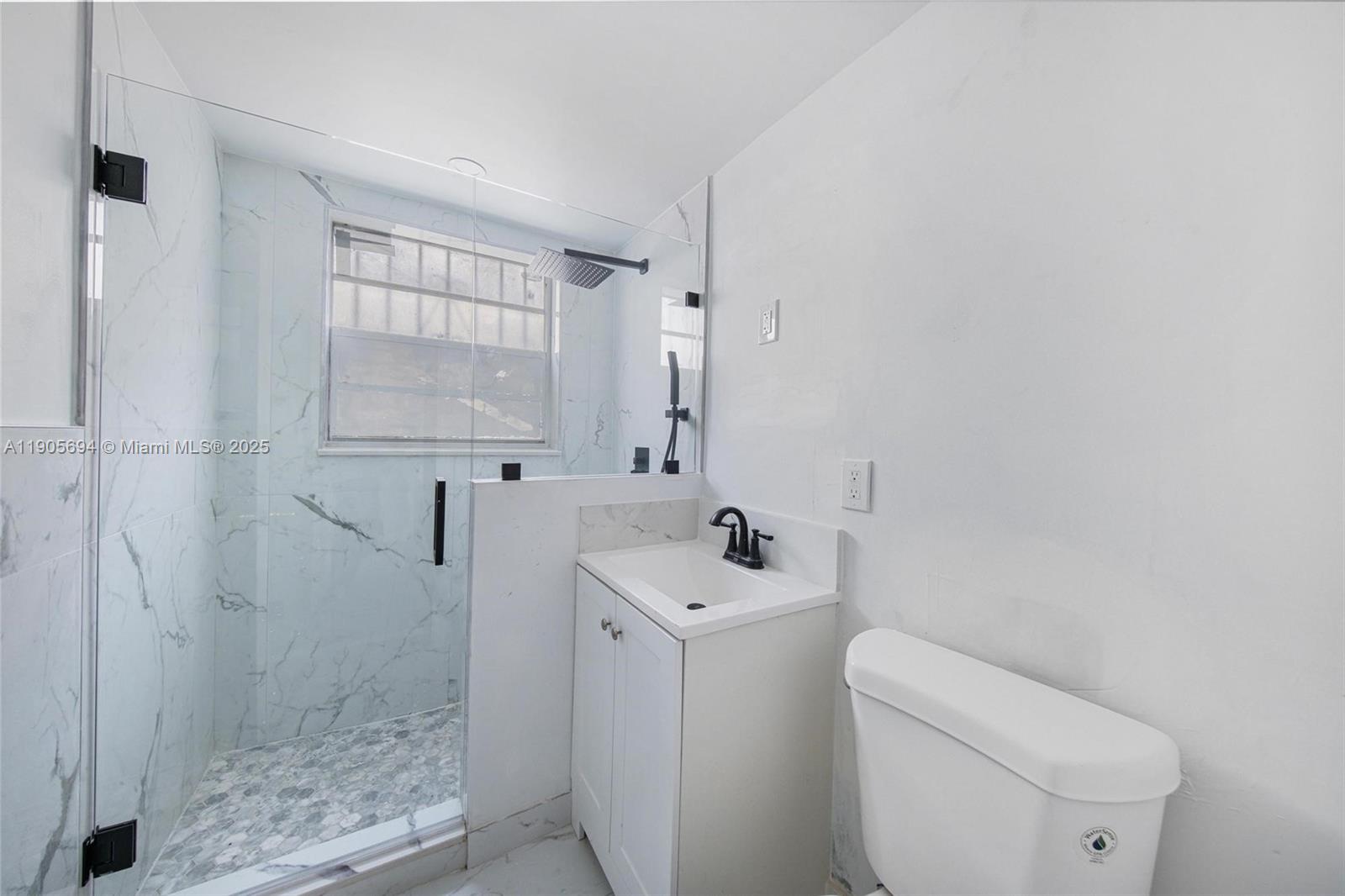 VICTORIA CONDO - Residential