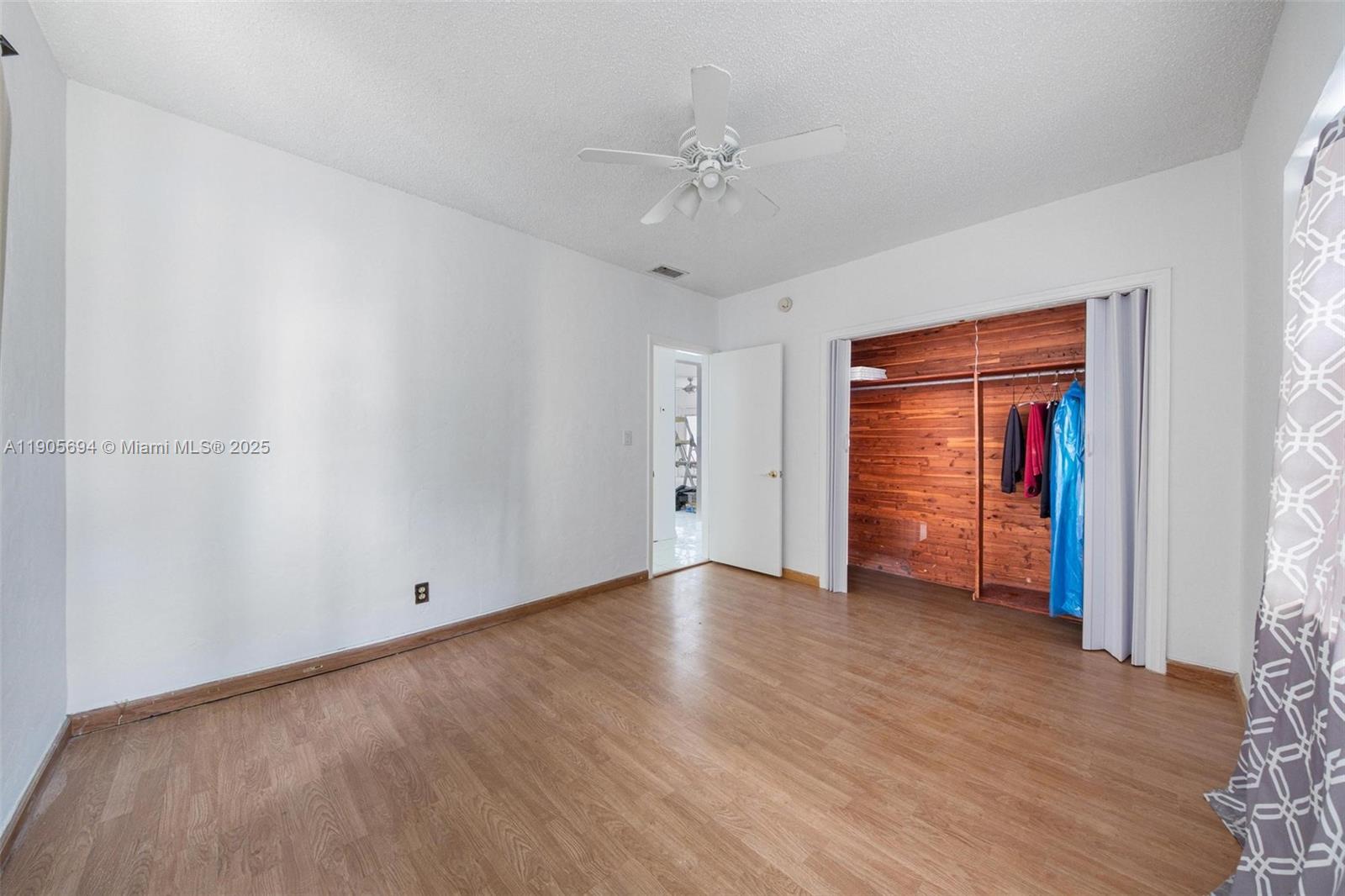 VICTORIA CONDO - Residential