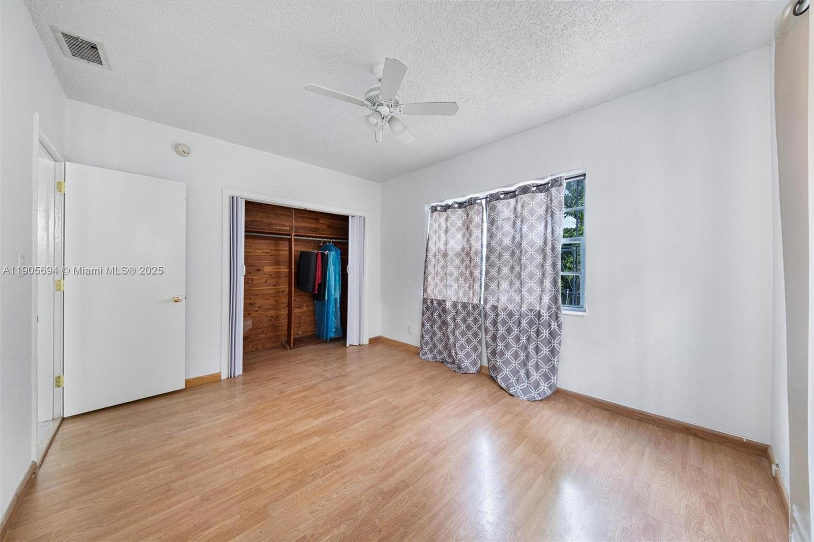 VICTORIA CONDO - Residential