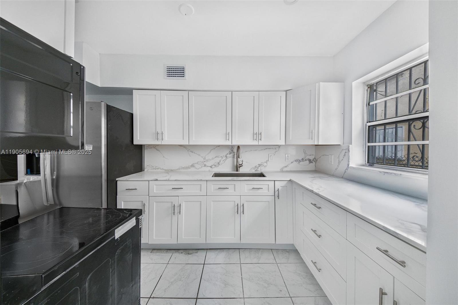VICTORIA CONDO - Residential