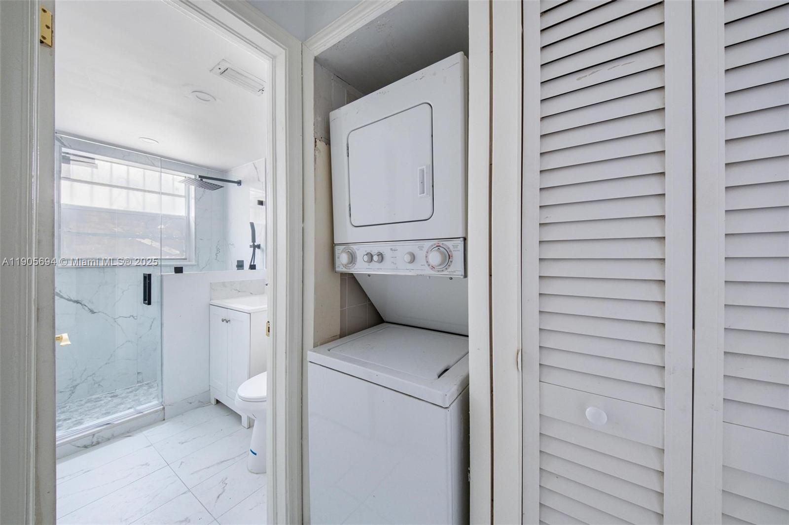 VICTORIA CONDO - Residential