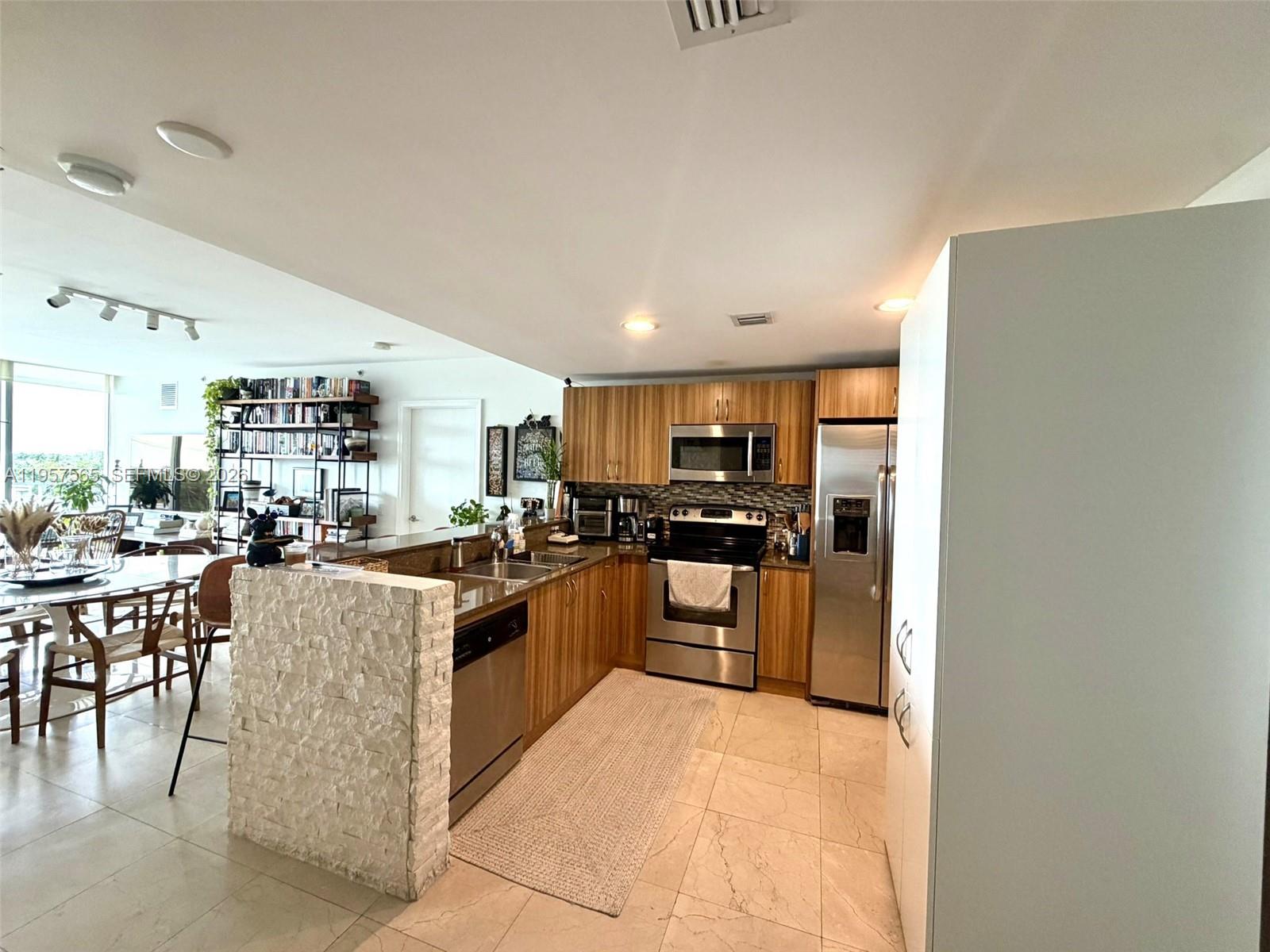 63 NOBE CONDO - Residential
