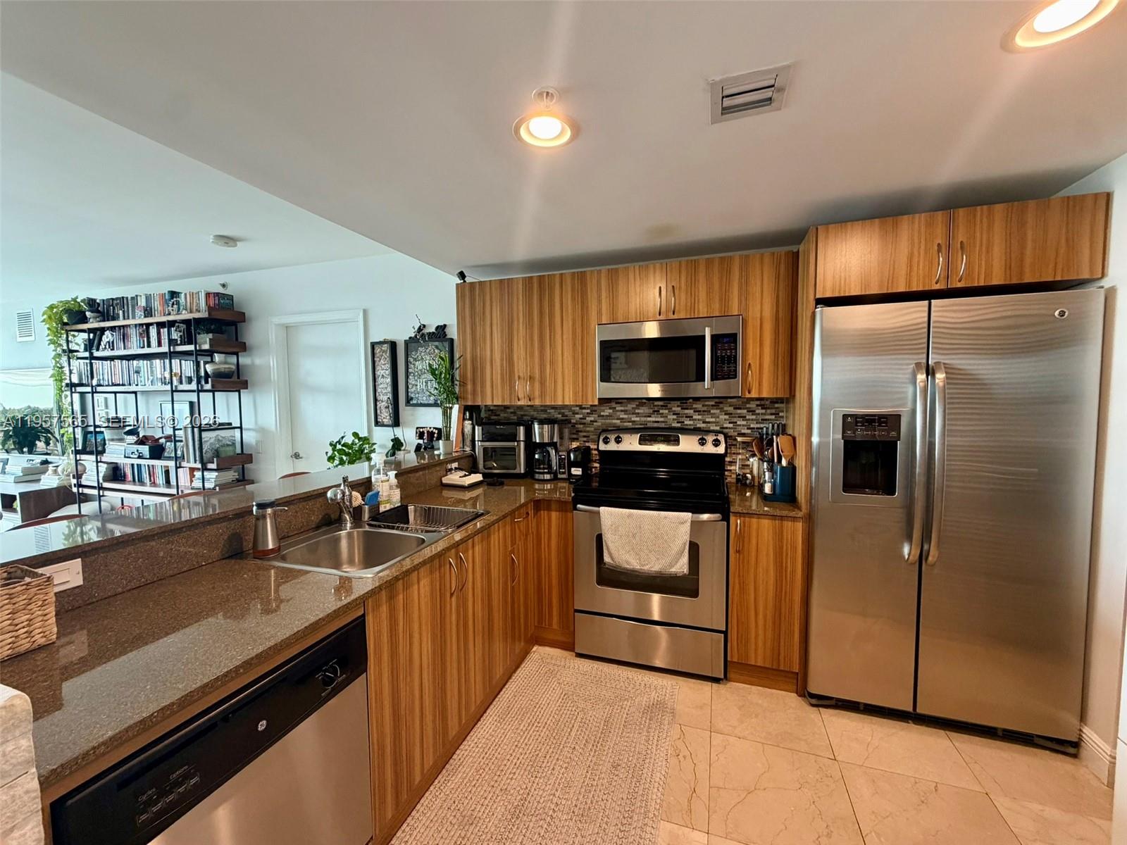 63 NOBE CONDO - Residential