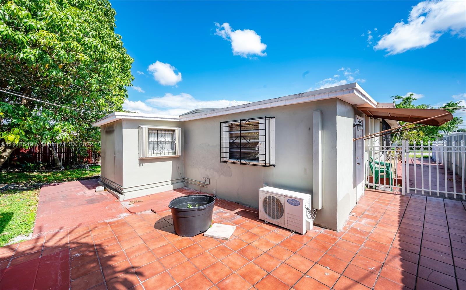 CAROLE ANNE PARK - Residential