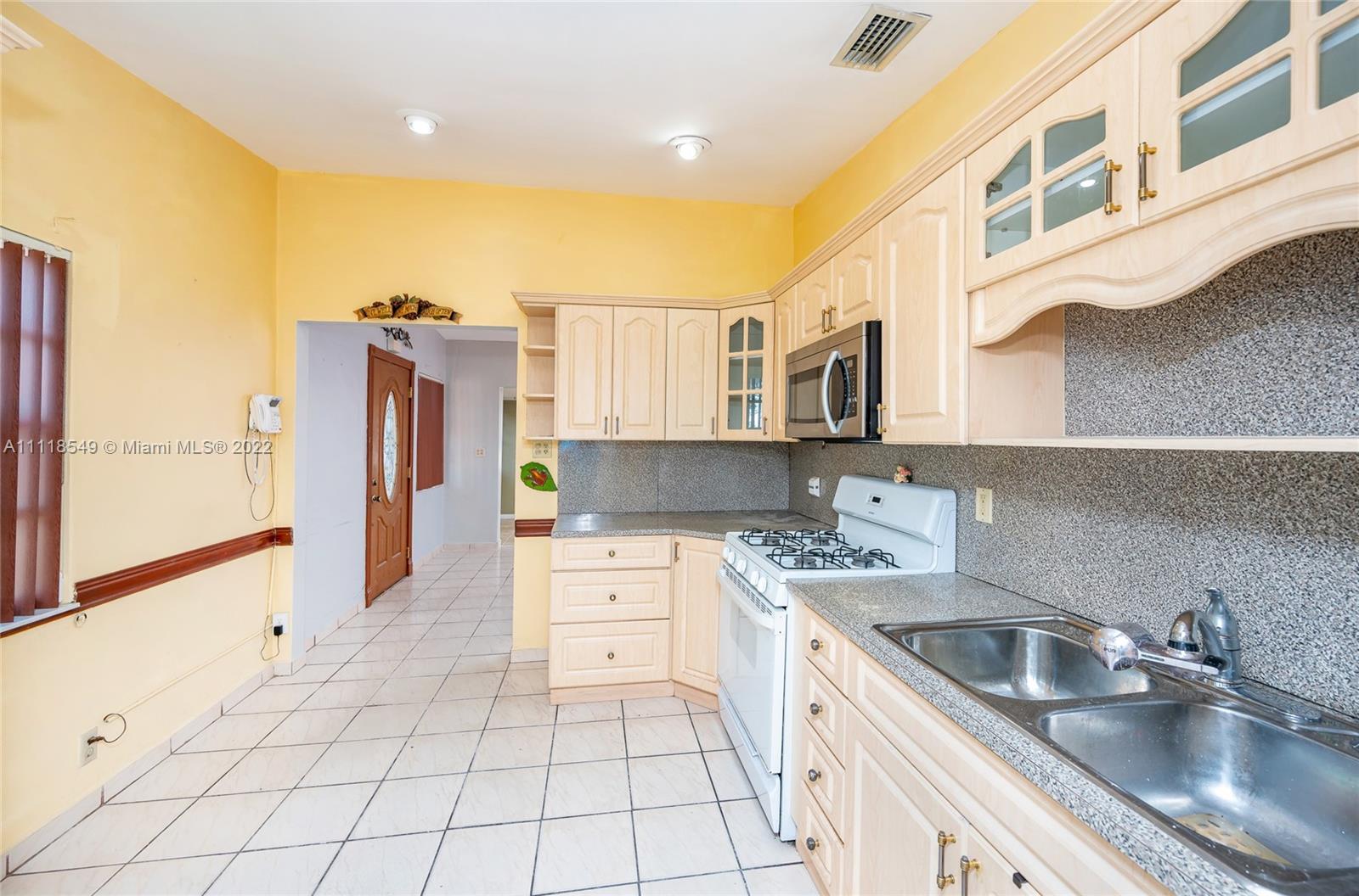 CAROLE ANNE PARK - Residential