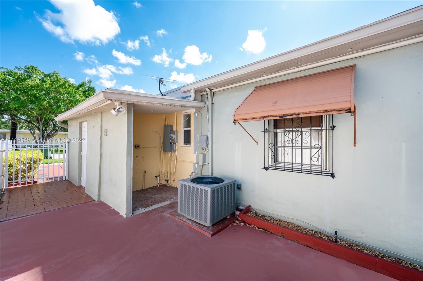 CAROLE ANNE PARK - Residential