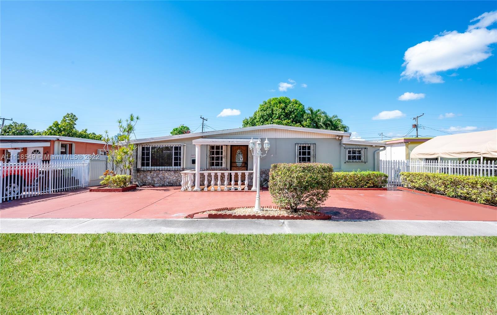 Beautiful 4 bedroom 3 bathroom property with a large separate structure in the rear. Re-occupancy inspection certificate completed.