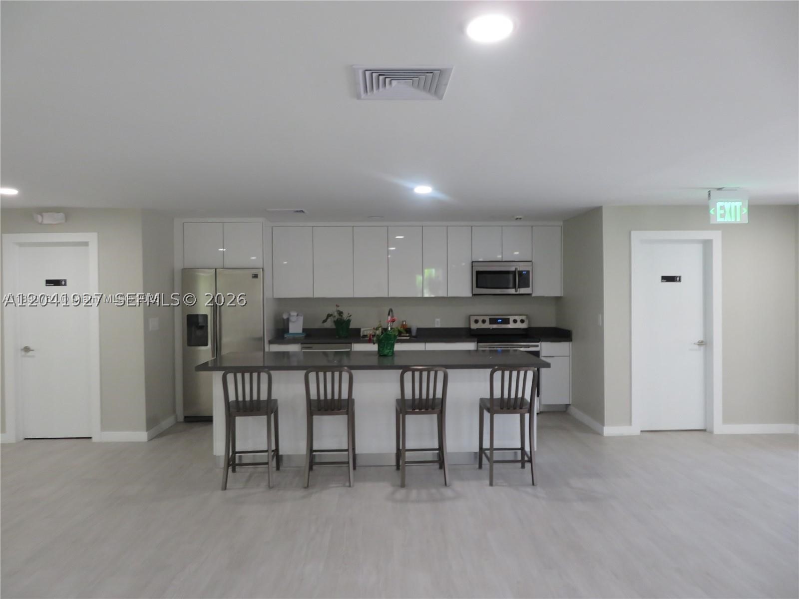 THE HORIZONS CONDO #5 - Residential