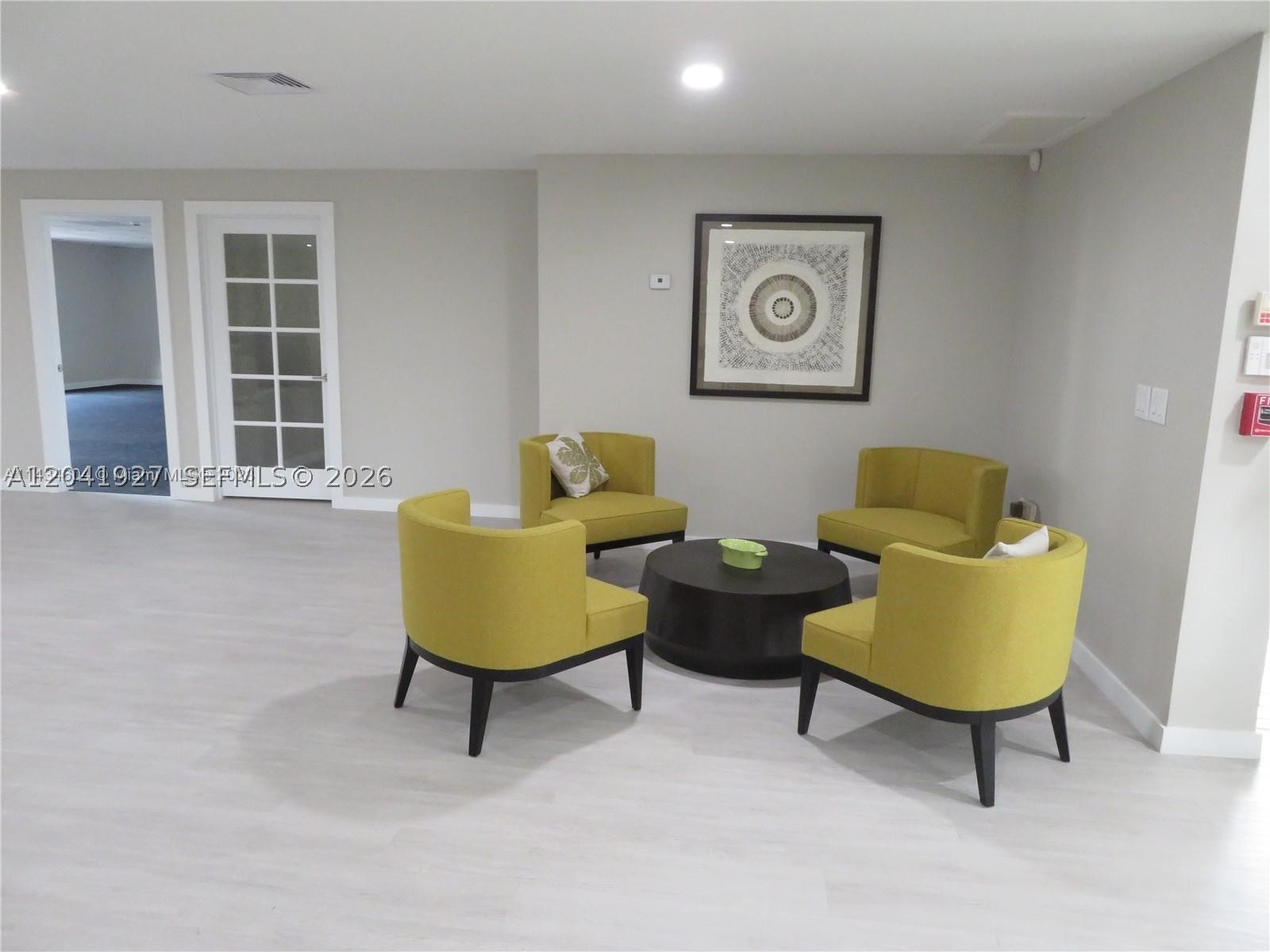 THE HORIZONS CONDO #5 - Residential