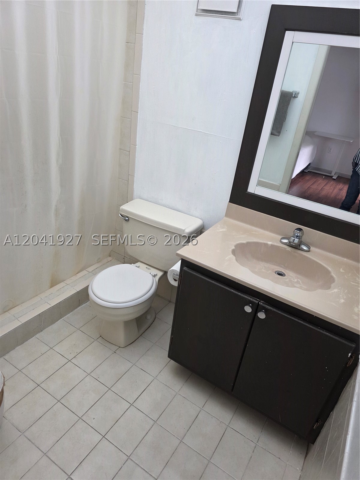 THE HORIZONS CONDO #5 - Residential
