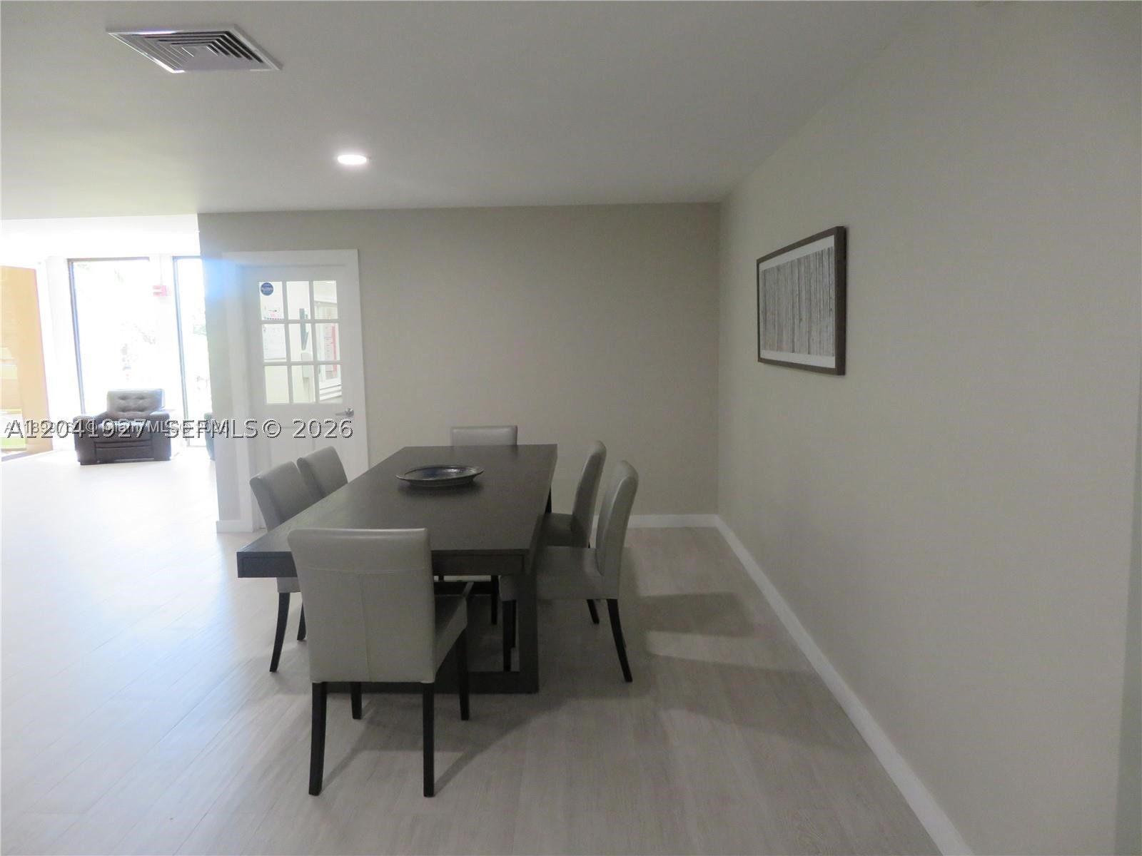 THE HORIZONS CONDO #5 - Residential