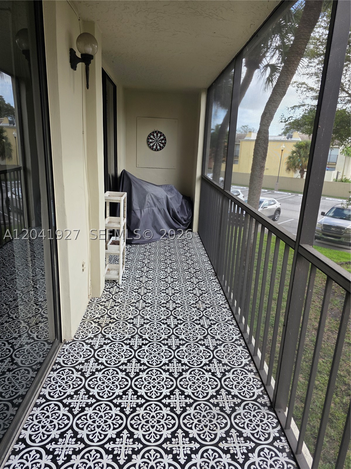 THE HORIZONS CONDO #5 - Residential