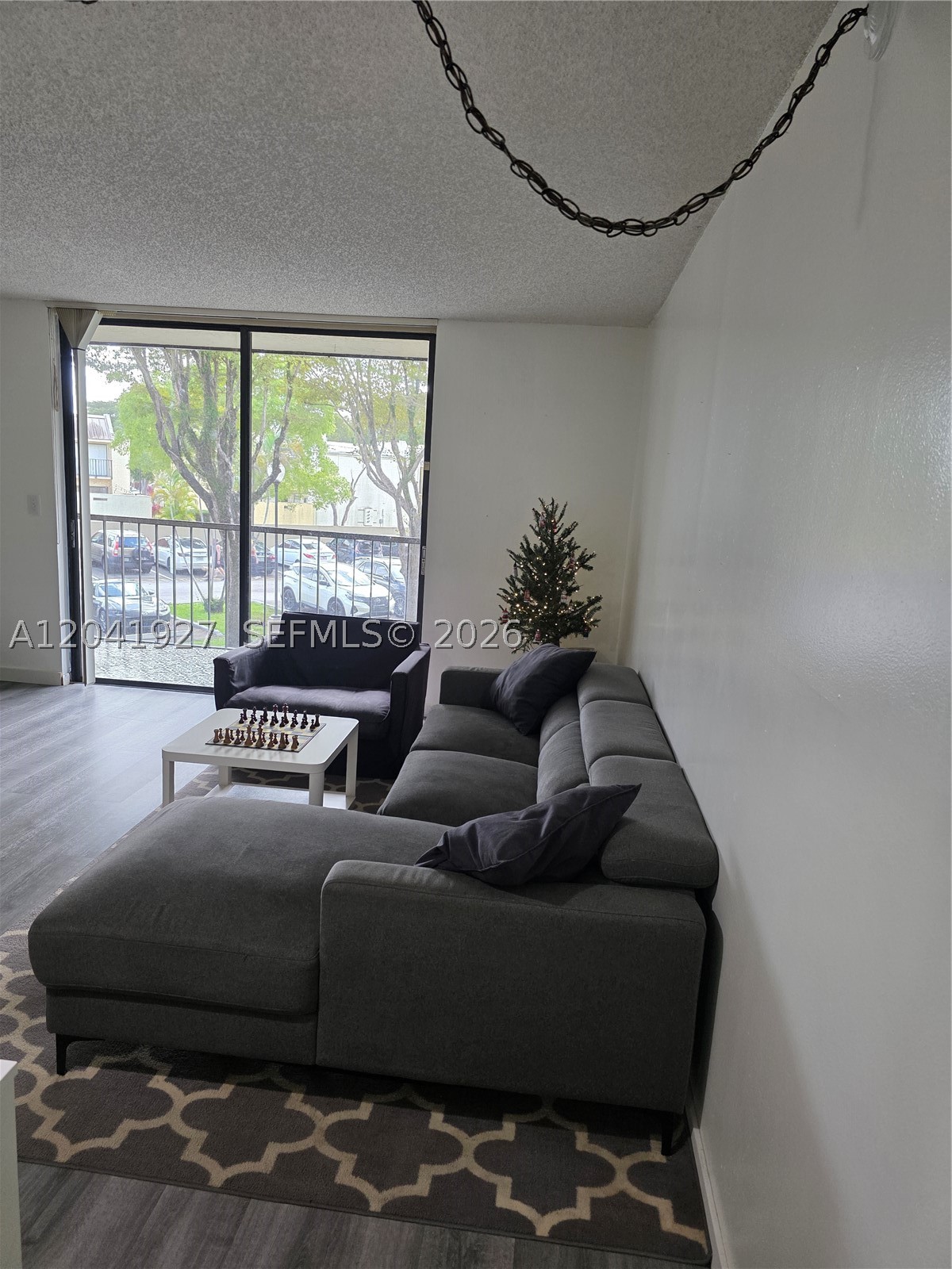 THE HORIZONS CONDO #5 - Residential