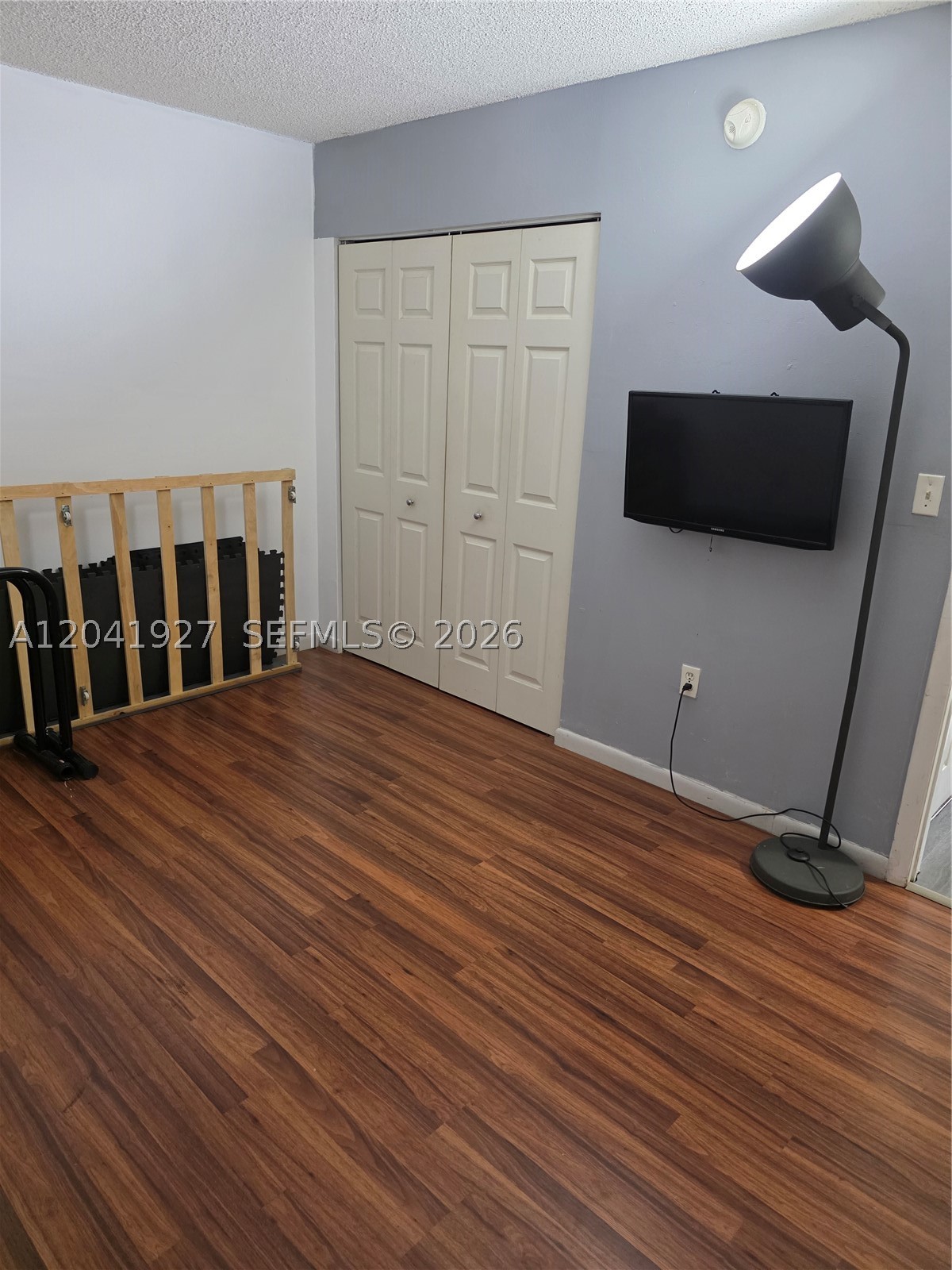 THE HORIZONS CONDO #5 - Residential