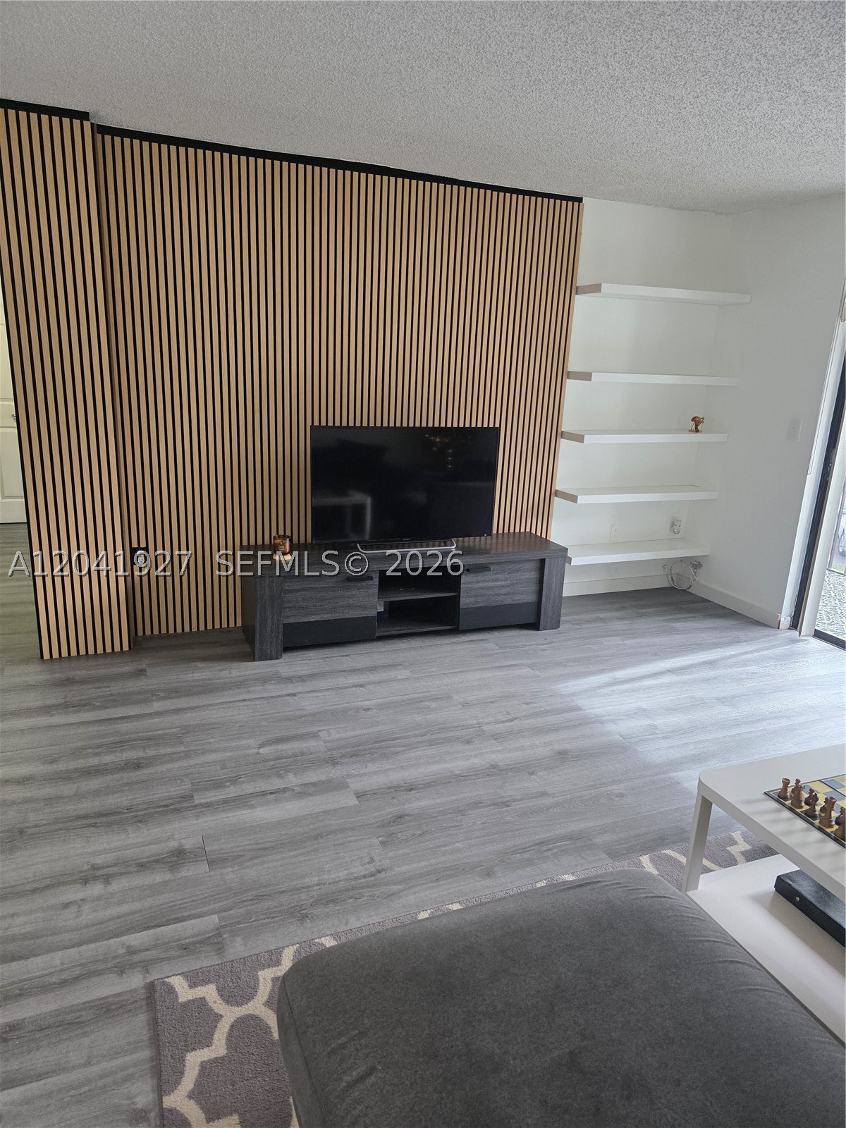 THE HORIZONS CONDO #5 - Residential