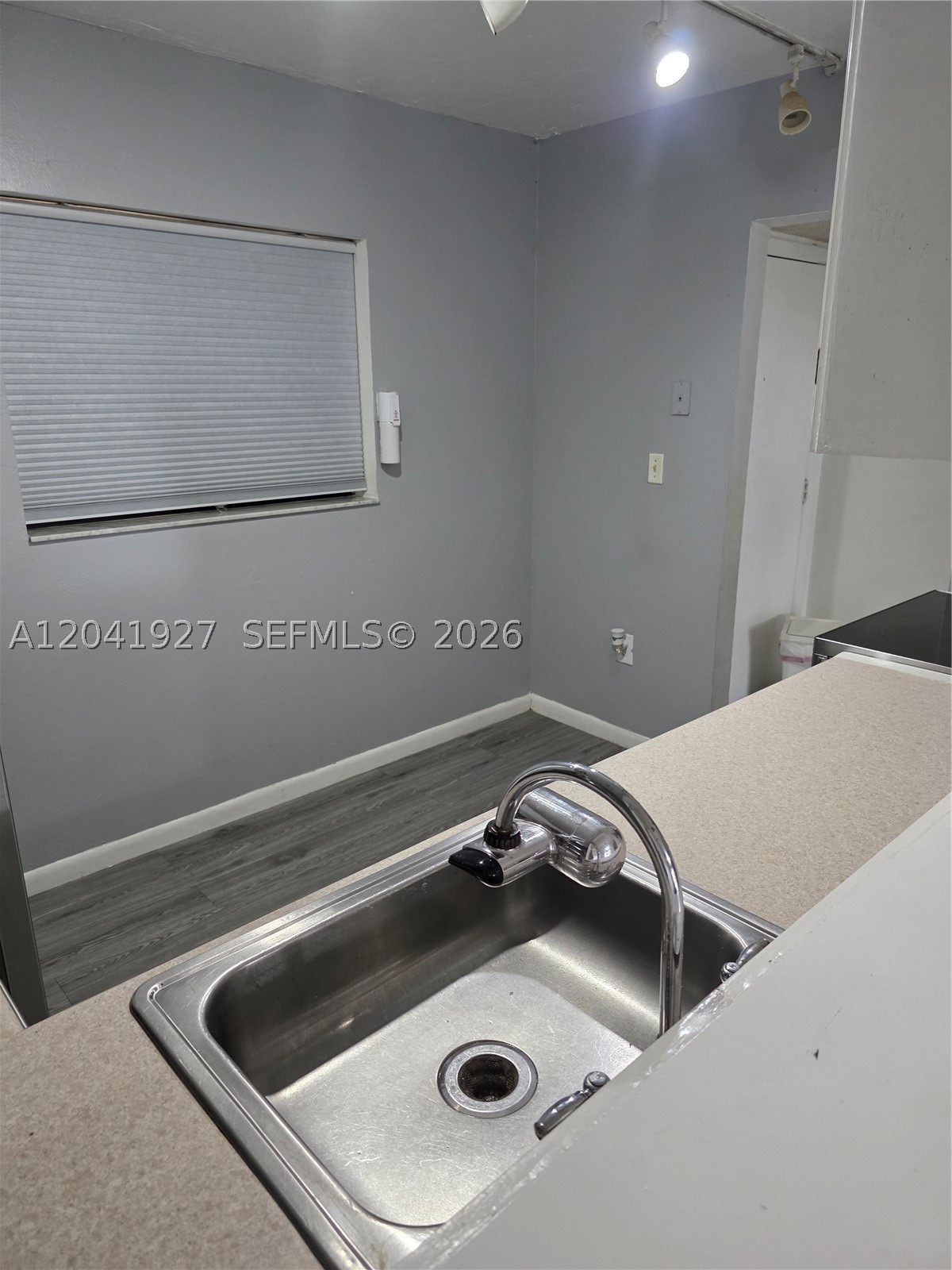THE HORIZONS CONDO #5 - Residential
