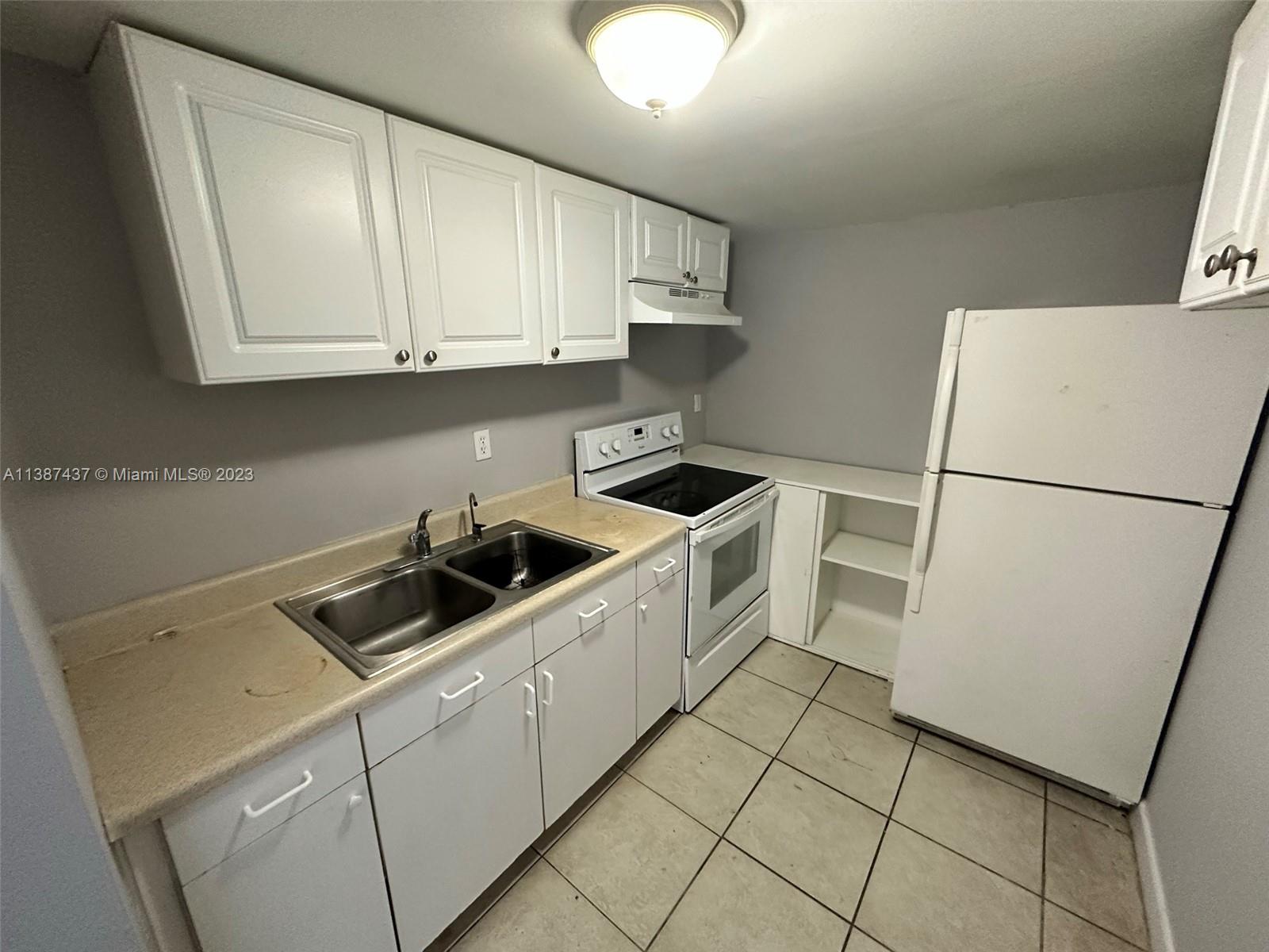 Great unit in Hialeah , ready to move in , 1 bed 1 bath,  ONLY 2 PEOPLE. Show and rent it today!