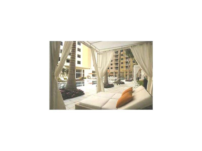 VENTURE AT AVENTURA WEST - Residential Lease