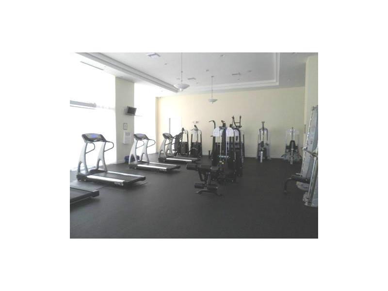 VENTURE AT AVENTURA WEST - Residential Lease