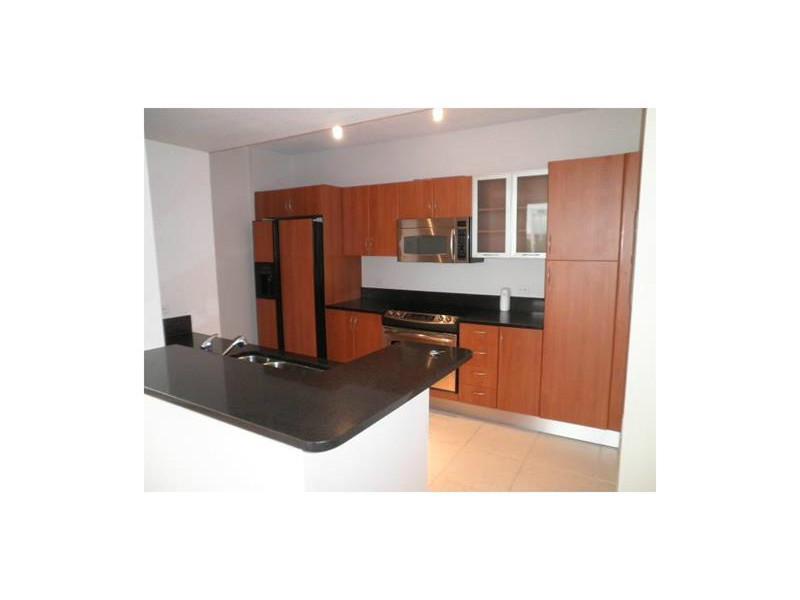 VENTURE AT AVENTURA WEST - Residential Lease