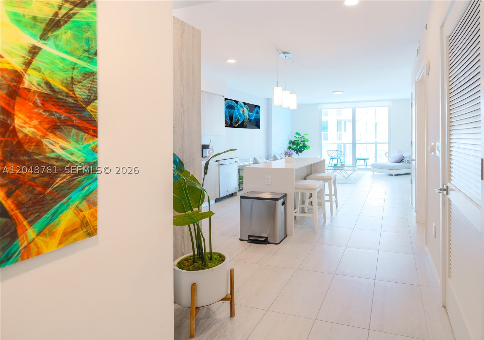 QUADRO CONDO - Residential