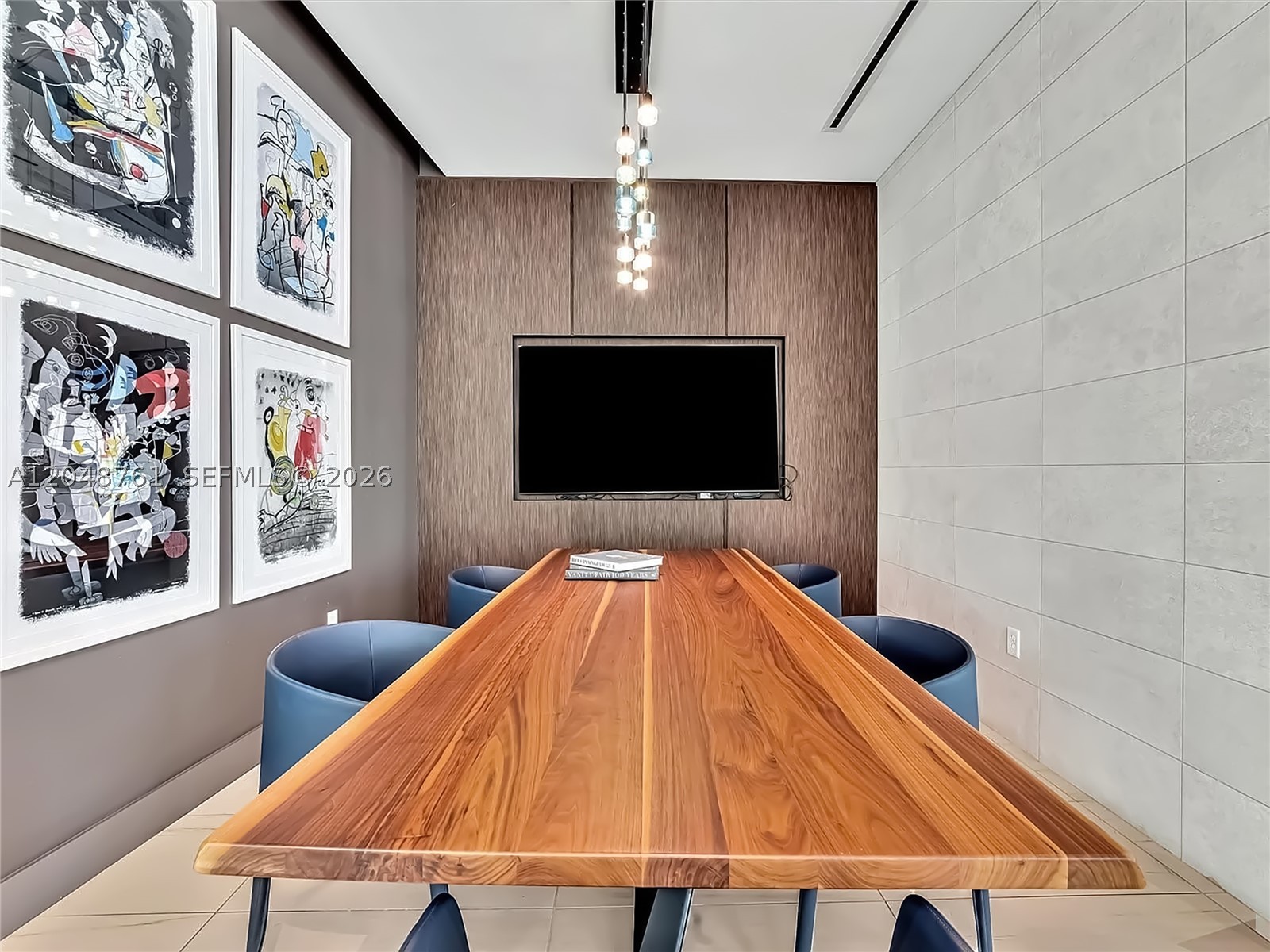 QUADRO CONDO - Residential
