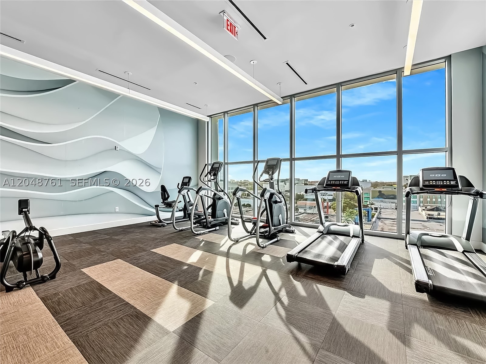 QUADRO CONDO - Residential